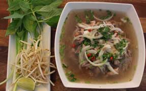 Phở bò tái